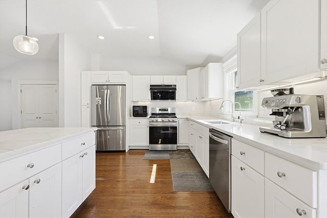 405 Main Street, Lynnfield, MA 01940