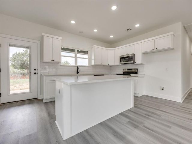 10131 S Meadows Lane, Guthrie, OK 73044