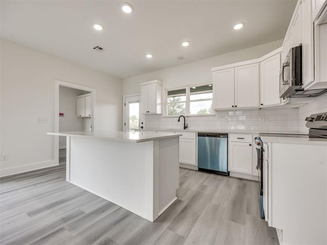 10131 S Meadows Lane, Guthrie, OK 73044
