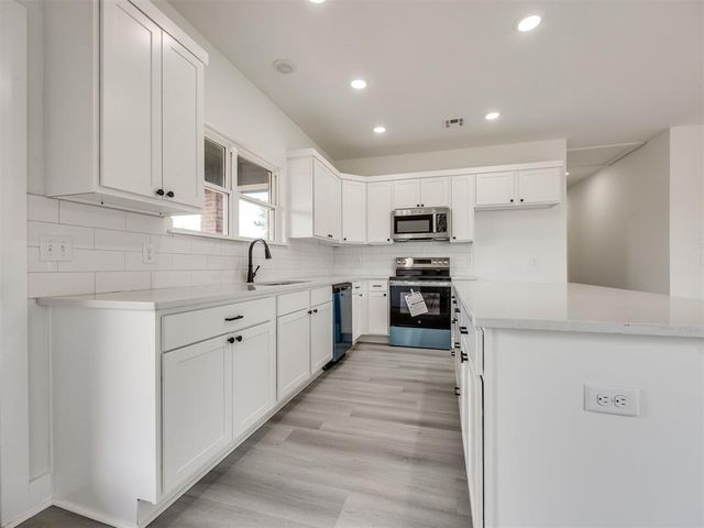 10131 S Meadows Lane, Guthrie, OK 73044