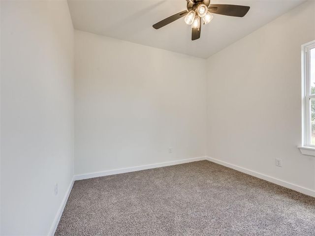 10131 S Meadows Lane, Guthrie, OK 73044