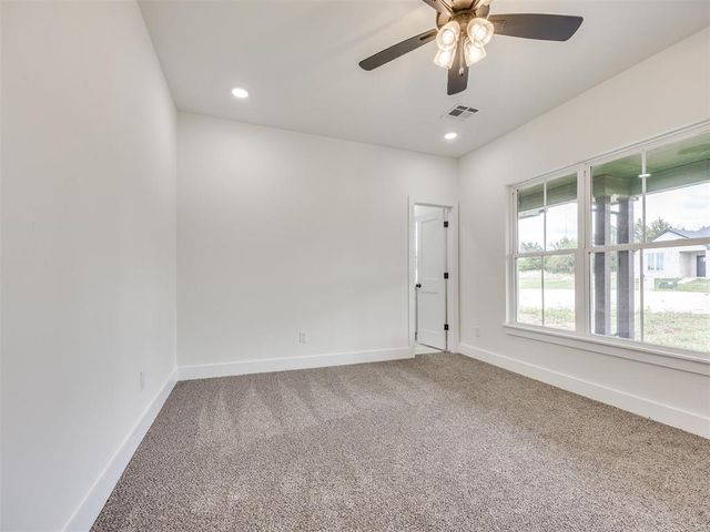 10131 S Meadows Lane, Guthrie, OK 73044