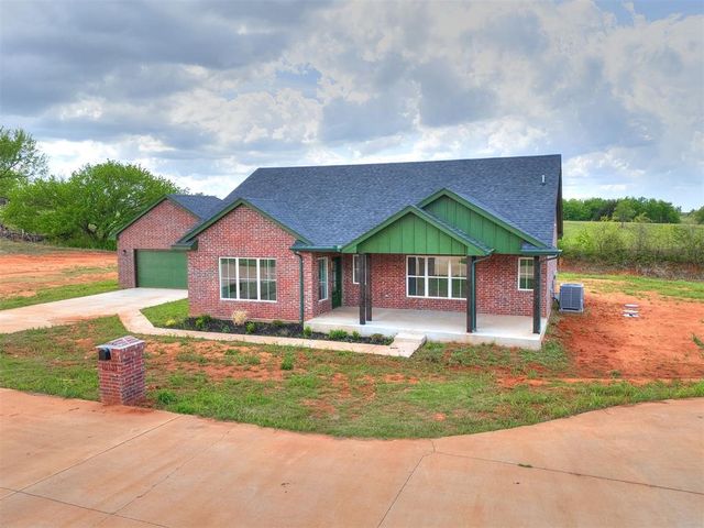 10131 S Meadows Lane, Guthrie, OK 73044