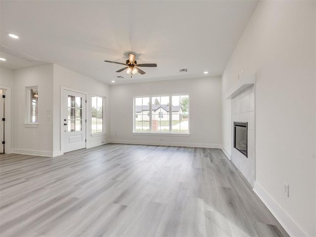 10131 S Meadows Lane, Guthrie, OK 73044