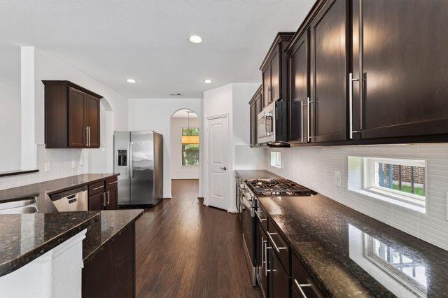 63 W Deer River Circle, The Woodlands, TX 77389