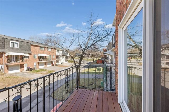 8604 W 84th Street, Overland Park, KS 66212