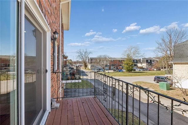 8604 W 84th Street, Overland Park, KS 66212