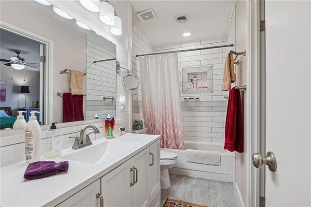 8604 W 84th Street, Overland Park, KS 66212