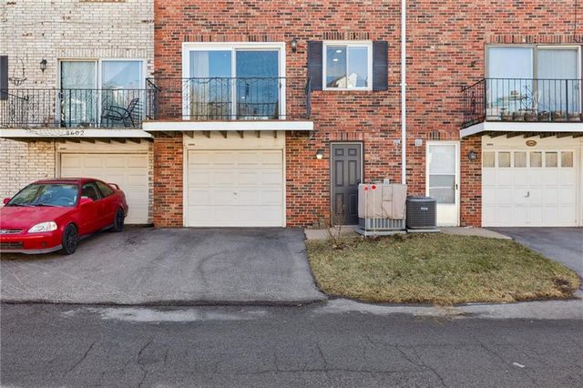 8604 W 84th Street, Overland Park, KS 66212