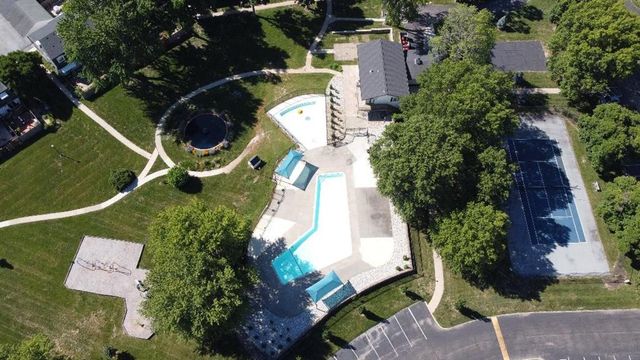 8604 W 84th Street, Overland Park, KS 66212