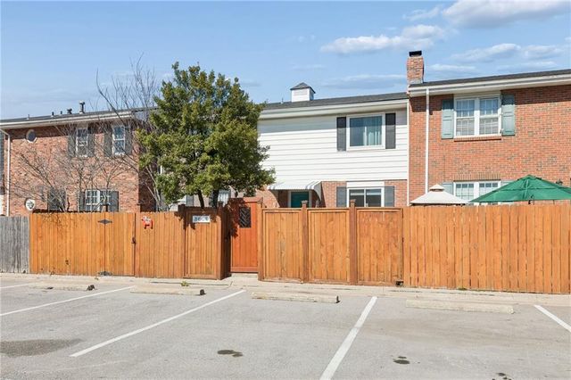 8604 W 84th Street, Overland Park, KS 66212