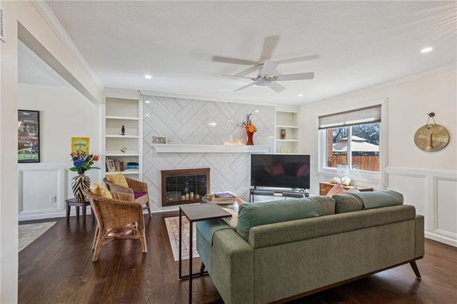 8604 W 84th Street, Overland Park, KS 66212