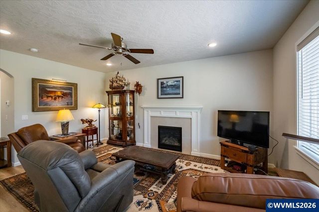 712 Willowbrook Dr, Philomath, OR 97370