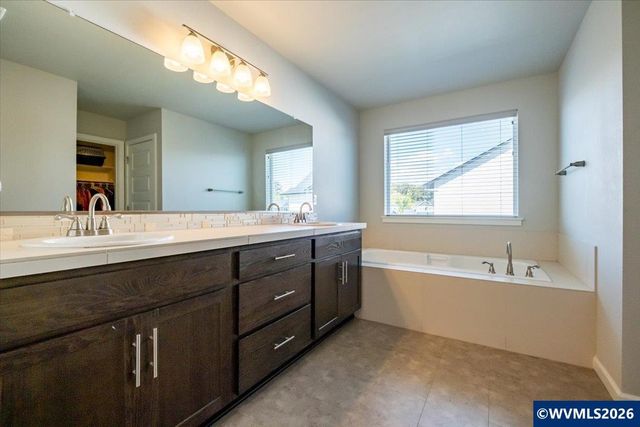 712 Willowbrook Dr, Philomath, OR 97370