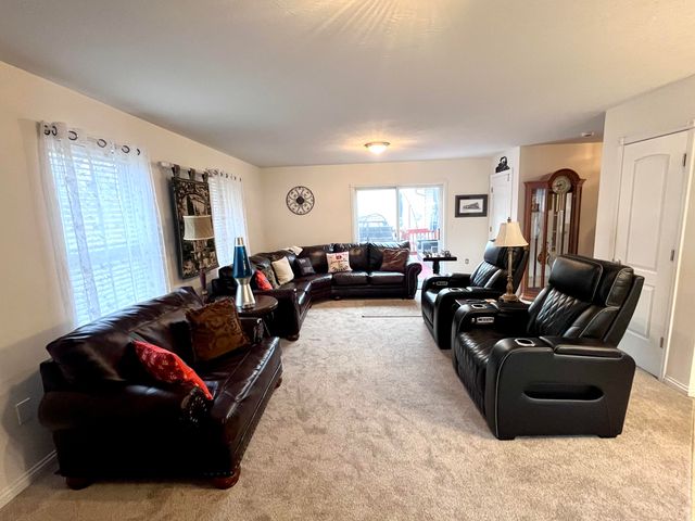 6547 Oak Crest Drive, Burlington, KY 41005