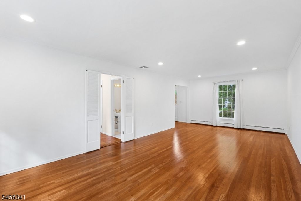 10 Cedar Ln, Roseland Boro, NJ 07068 — photo 5