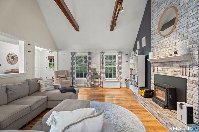 15 Blueberry Lane, Burlington, CT 06013