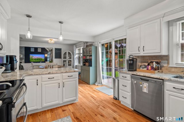 15 Blueberry Lane, Burlington, CT 06013