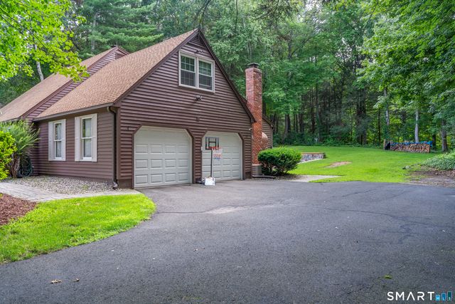 15 Blueberry Lane, Burlington, CT 06013