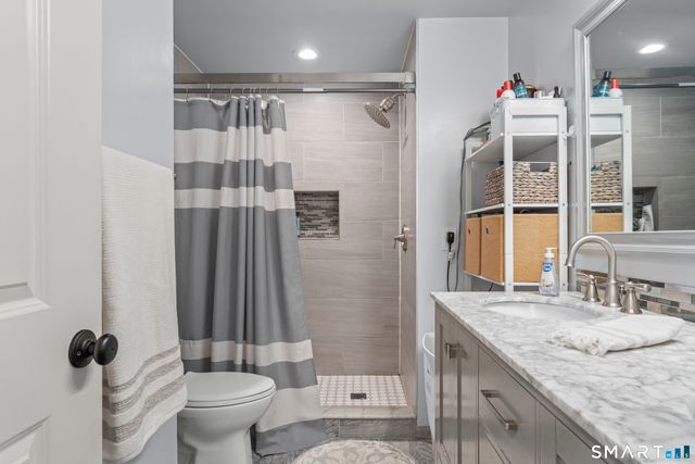 15 Blueberry Lane, Burlington, CT 06013