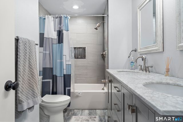 15 Blueberry Lane, Burlington, CT 06013