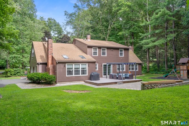 15 Blueberry Lane, Burlington, CT 06013