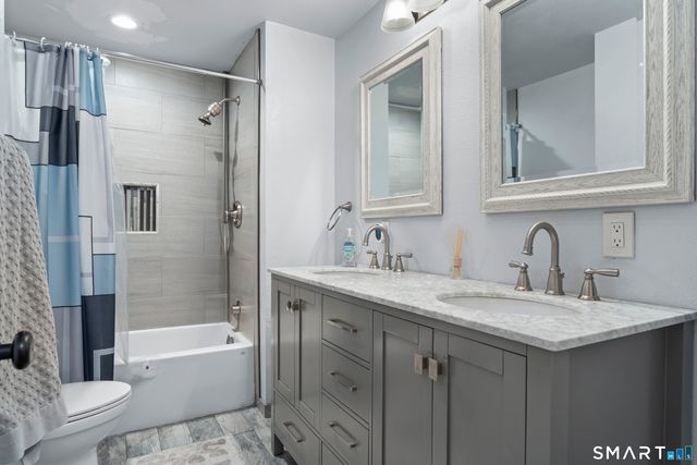15 Blueberry Lane, Burlington, CT 06013