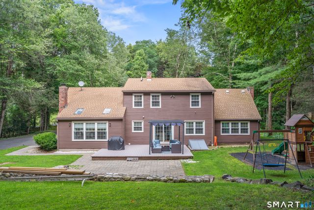 15 Blueberry Lane, Burlington, CT 06013