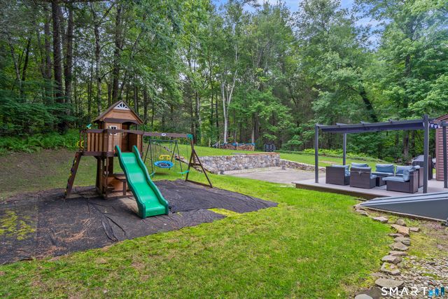 15 Blueberry Lane, Burlington, CT 06013