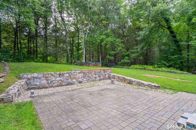 15 Blueberry Lane, Burlington, CT 06013