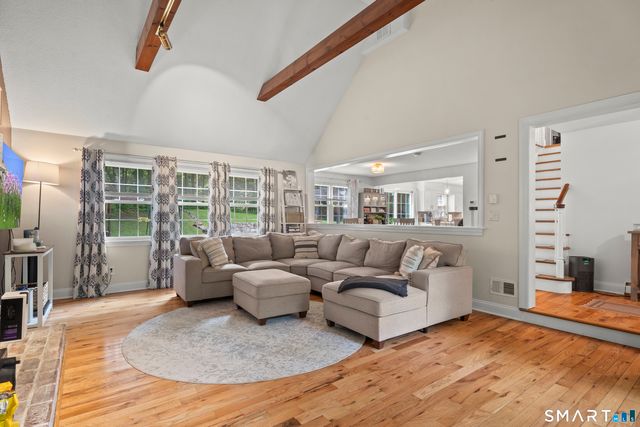 15 Blueberry Lane, Burlington, CT 06013
