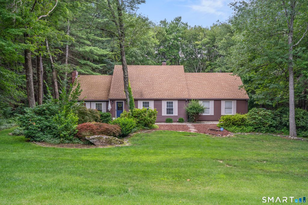 15 Blueberry Lane, Burlington, CT 06013