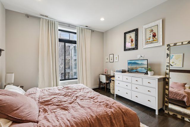 469 N Paulina Street 201, Chicago, IL 60622