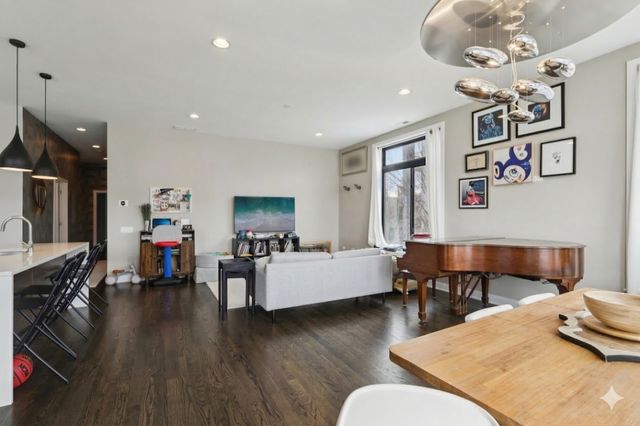 469 N Paulina Street 201, Chicago, IL 60622