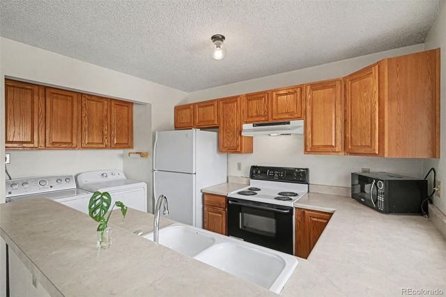 1110 S Waco Street E, Aurora, CO 80017