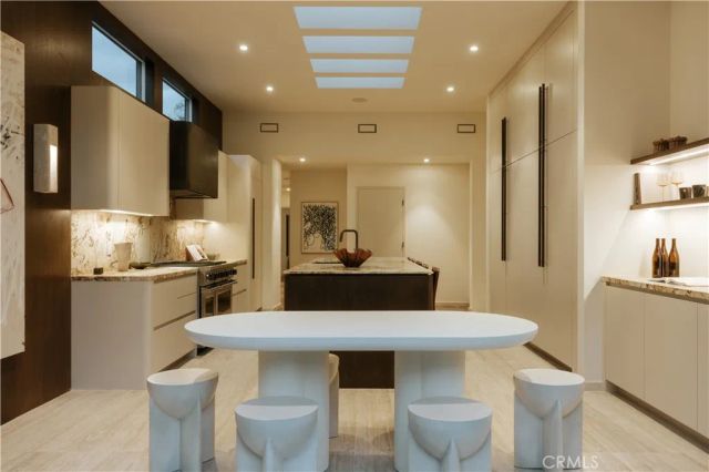 12162 Laurel Terrace Drive, Studio City, CA 91604