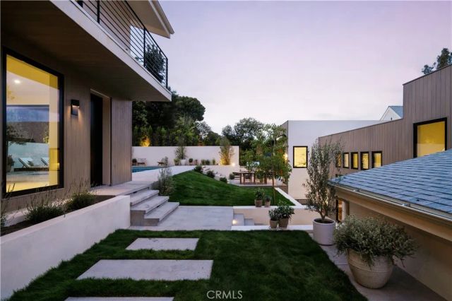 12162 Laurel Terrace Drive, Studio City, CA 91604
