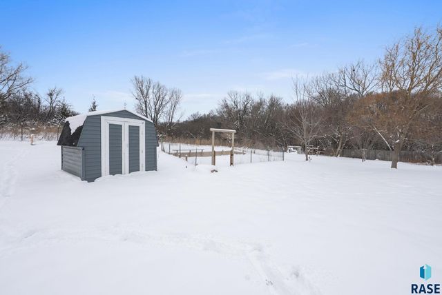 1001 N Homestead Cir Circle, Sioux Falls, SD 57103