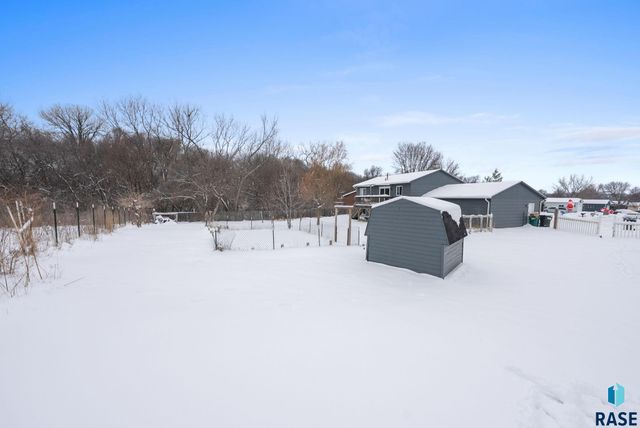 1001 N Homestead Cir Circle, Sioux Falls, SD 57103