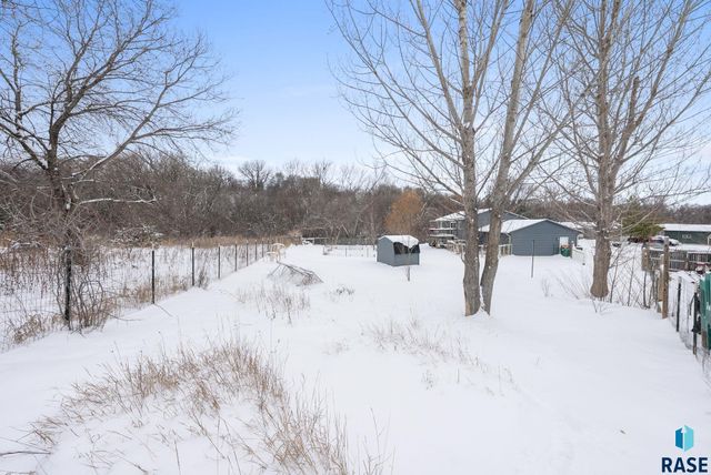 1001 N Homestead Cir Circle, Sioux Falls, SD 57103