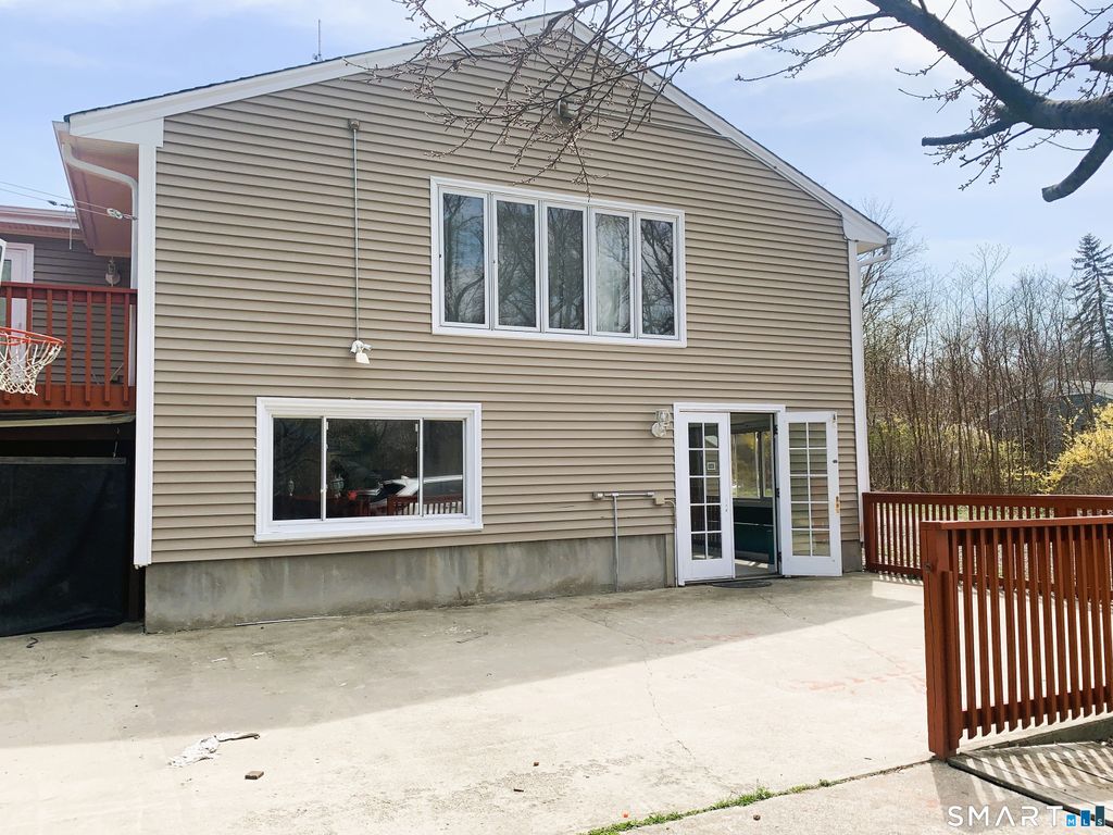 15 Coral Avenue, Shelton, CT 06484