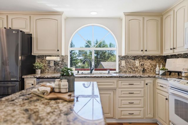 3213 Anthis Dr, Placerville, CA 95667