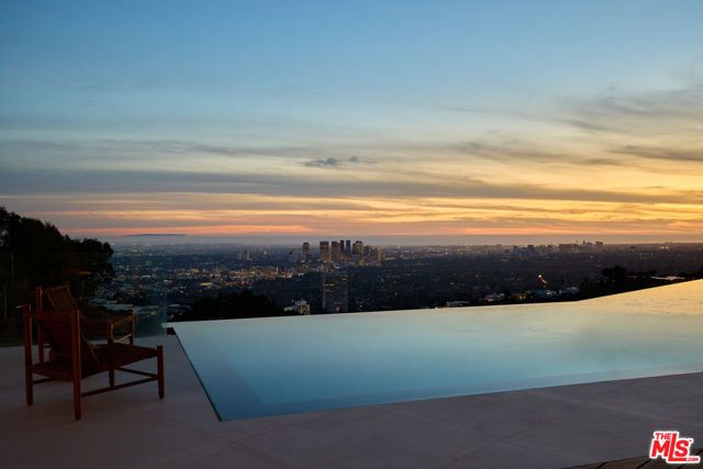 1615 Blue Jay Way, West Hollywood, CA 90069