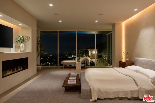 1615 Blue Jay Way, West Hollywood, CA 90069