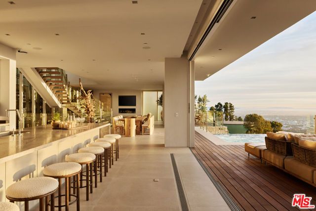 1615 Blue Jay Way, West Hollywood, CA 90069