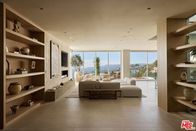 1615 Blue Jay Way, West Hollywood, CA 90069