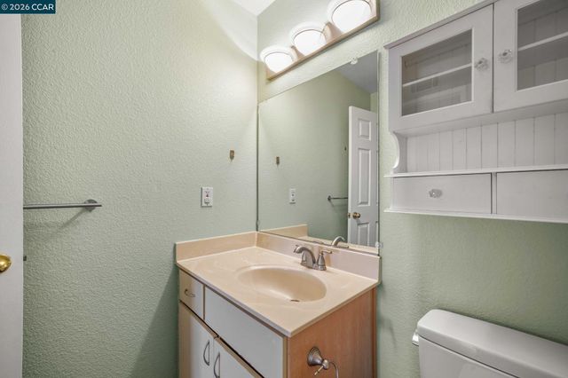 1430 Bel Air Dr 103, Concord, CA 94521