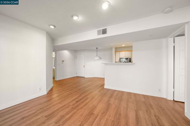 1430 Bel Air Dr 103, Concord, CA 94521