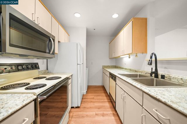 1430 Bel Air Dr 103, Concord, CA 94521