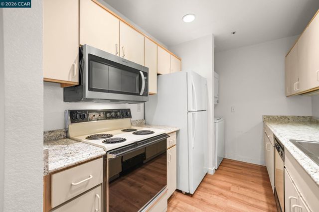 1430 Bel Air Dr 103, Concord, CA 94521